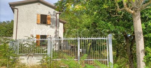casa indipendente in vendita a Sant'Agata Feltria in zona Sapigno