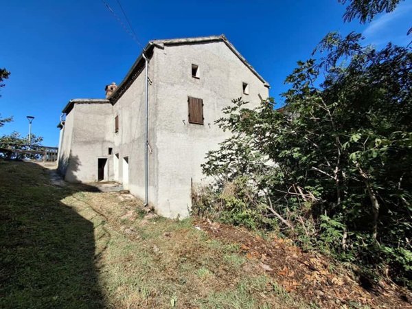 villa in vendita a Sant'Agata Feltria in zona Ugrigno