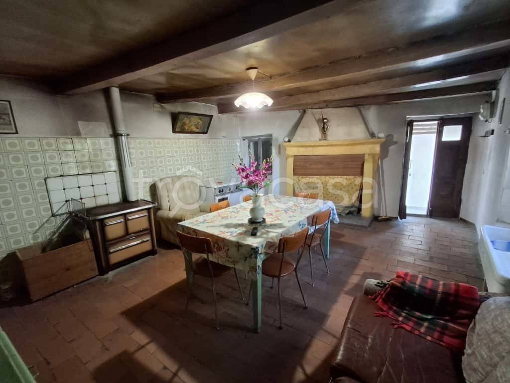 casa indipendente in vendita a Sant'Agata Feltria in zona Ugrigno