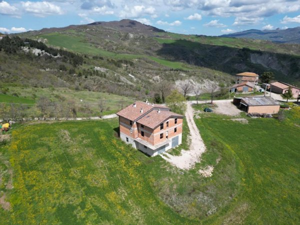 casa indipendente in vendita a Sant'Agata Feltria in zona Pereto