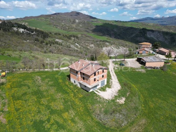 casa indipendente in vendita a Sant'Agata Feltria in zona Pereto