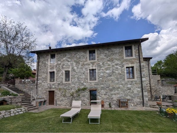 casa indipendente in vendita a Sant'Agata Feltria