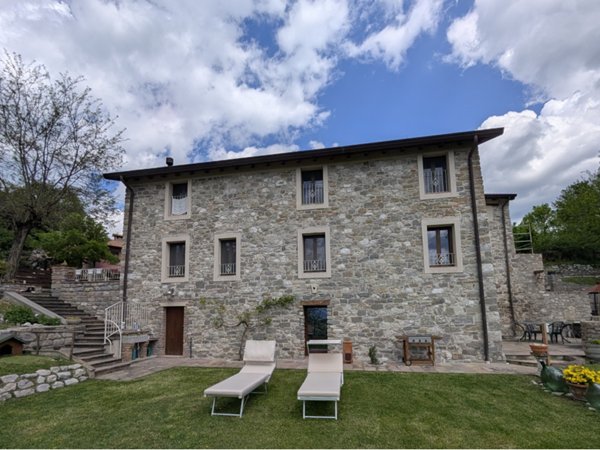 casa indipendente in vendita a Sant'Agata Feltria in zona Sapigno