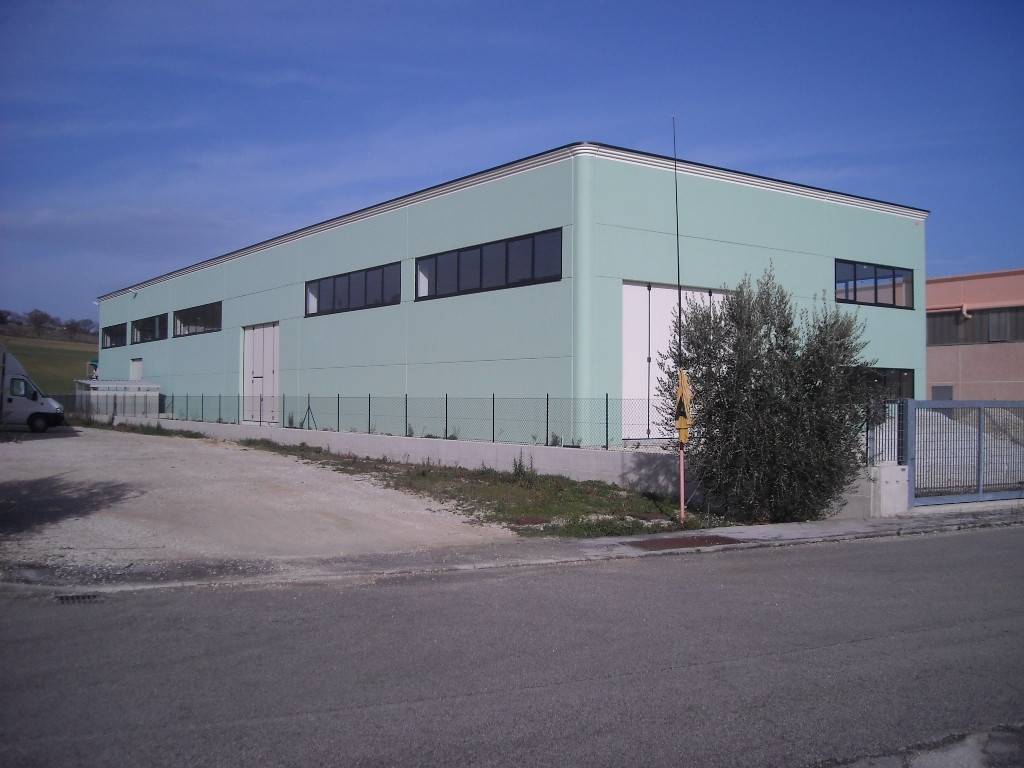locale commerciale in vendita a Talamello in zona Campiano