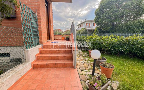 appartamento in vendita a Poggio Torriana in zona Santo Marino
