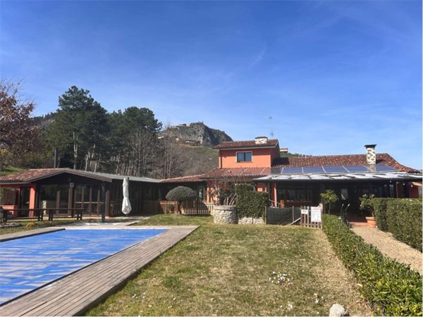 negozio in vendita a Poggio Torriana in zona Torriana