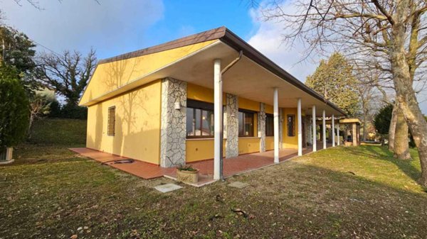 casa indipendente in vendita a Poggio Torriana in zona Franzolini