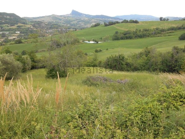 terreno edificabile in vendita a Poggio Torriana in zona Torriana