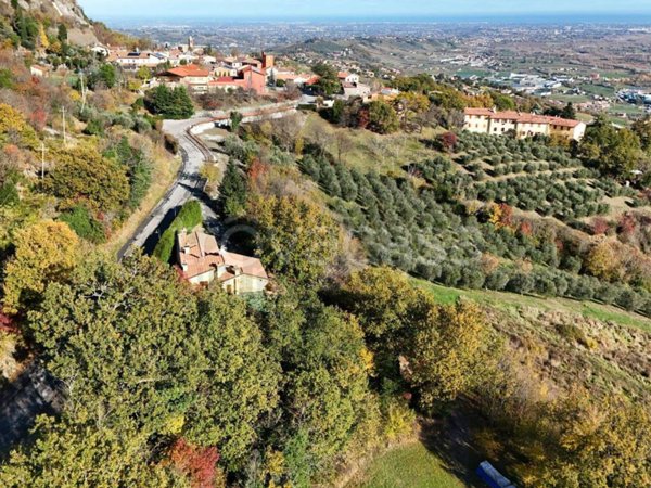 casa indipendente in vendita a Poggio Torriana in zona Montebello