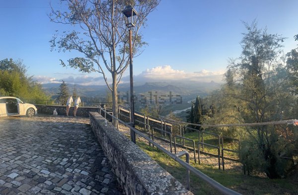 casale in vendita a Poggio Torriana in zona Montebello