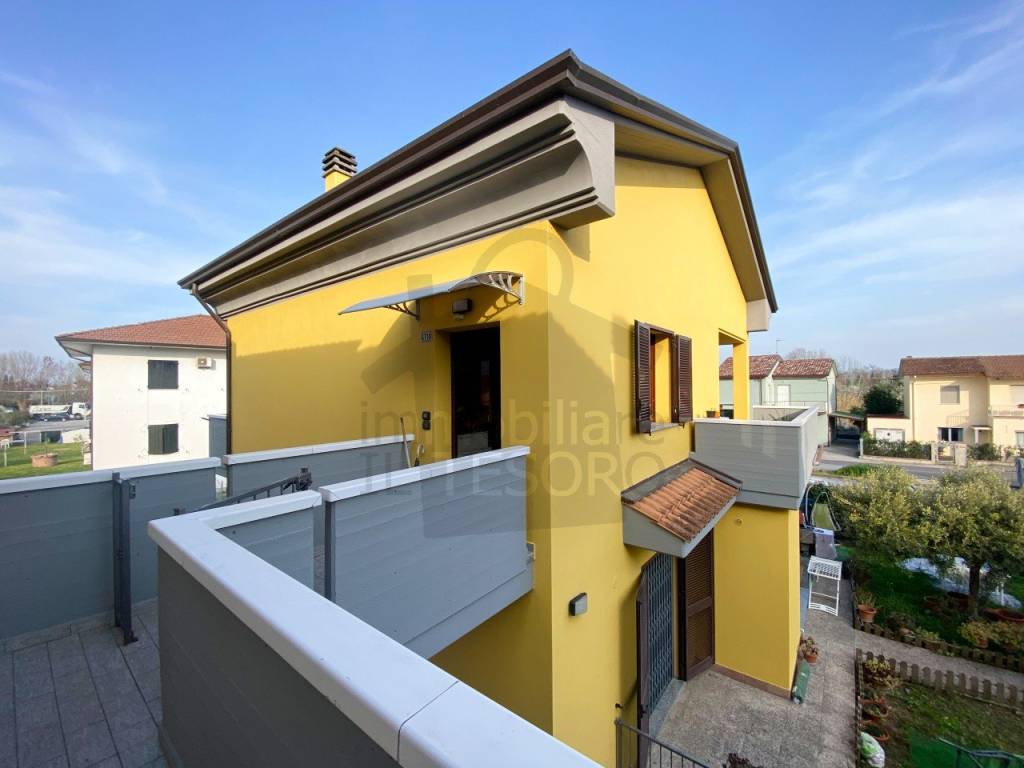 appartamento in vendita a Poggio Torriana in zona Santo Marino