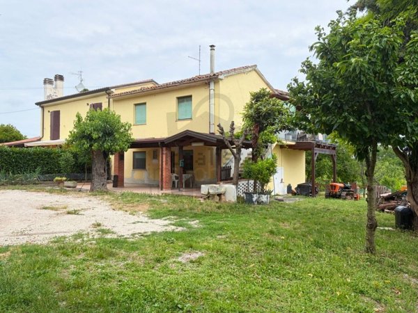 appartamento in vendita a Poggio Torriana in zona Trebbio