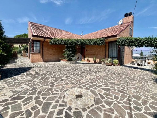 casa indipendente in vendita a Poggio Torriana in zona Torriana