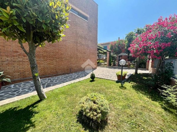 casa indipendente in vendita a Poggio Torriana in zona Torriana