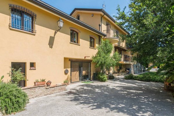 casa indipendente in vendita a Montescudo-Monte Colombo in zona Montescudo