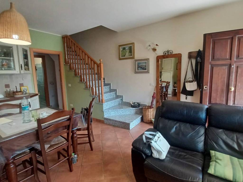 casa indipendente in vendita a Montescudo-Monte Colombo in zona Trarivi