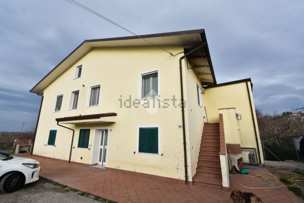 appartamento in vendita a Montescudo-Monte Colombo in zona Montescudo