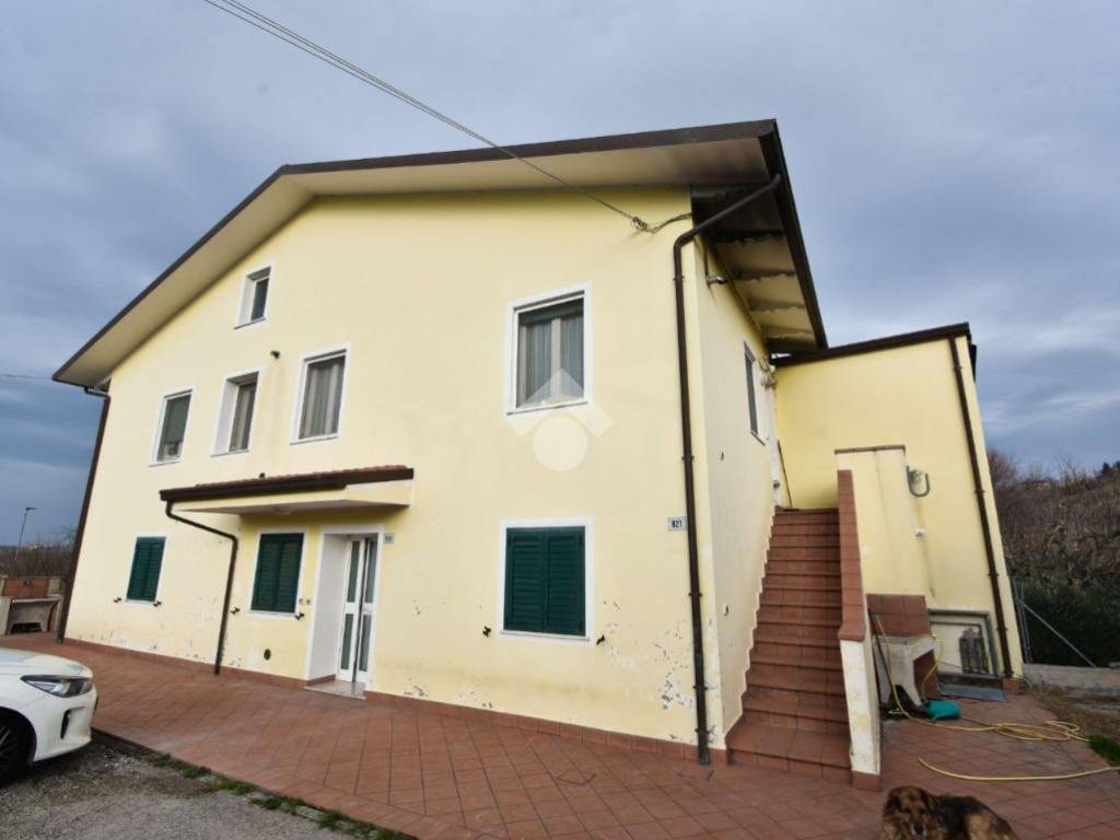 appartamento in vendita a Montescudo-Monte Colombo in zona San Savino