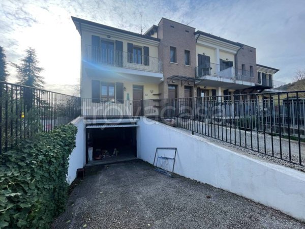 casa indipendente in vendita a Montescudo-Monte Colombo