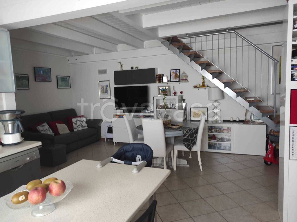appartamento in vendita a Montescudo-Monte Colombo in zona Trarivi