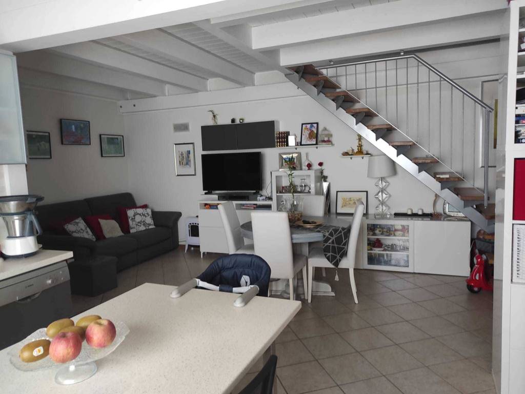 appartamento in vendita a Montescudo-Monte Colombo in zona Trarivi