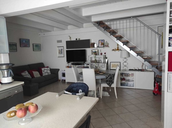 appartamento in vendita a Montescudo-Monte Colombo in zona Montescudo