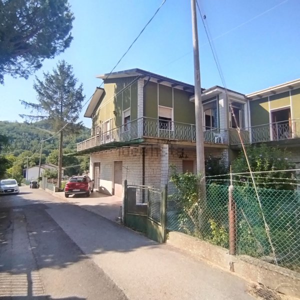 casa indipendente in vendita a Montescudo-Monte Colombo in zona Taverna
