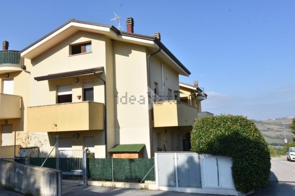appartamento in vendita a Montescudo-Monte Colombo in zona Trarivi