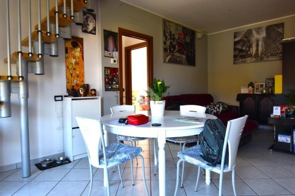 appartamento in vendita a Montescudo-Monte Colombo in zona Montescudo