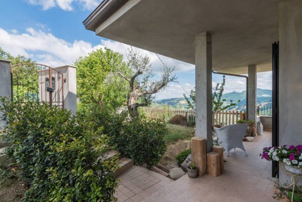casa indipendente in vendita a Montescudo-Monte Colombo in zona Montescudo