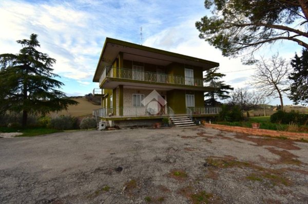 appartamento in vendita a Montescudo-Monte Colombo in zona Montescudo