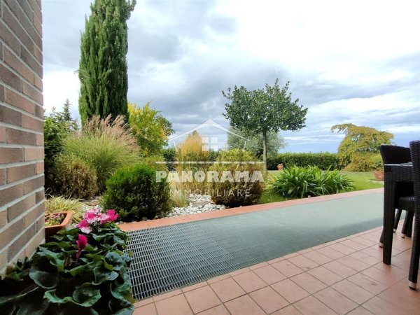 casa indipendente in vendita a Montescudo-Monte Colombo in zona Montescudo