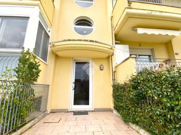 appartamento in vendita a Montescudo-Monte Colombo in zona Santa Maria del Piano