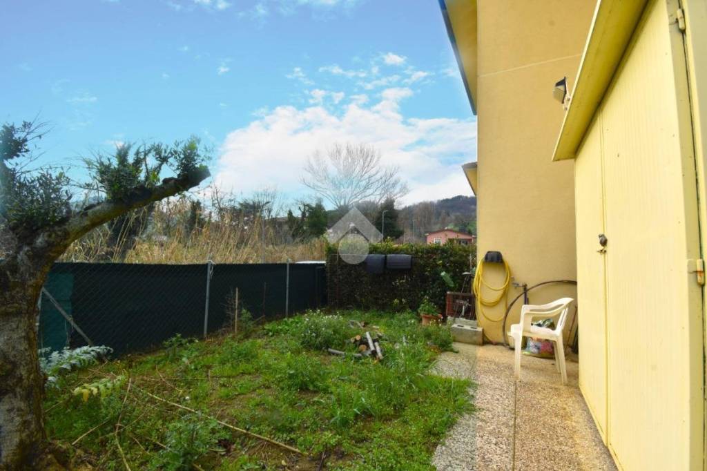 appartamento in vendita a Montescudo-Monte Colombo in zona Montescudo