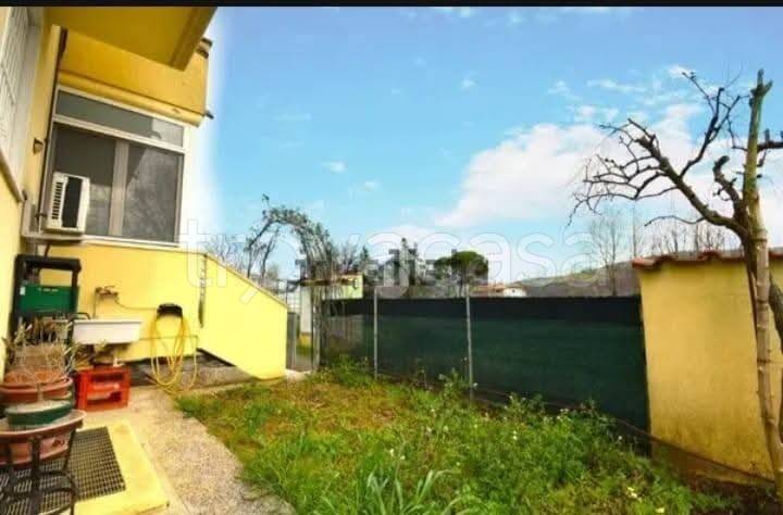 appartamento in vendita a Montescudo-Monte Colombo in zona Santa Maria del Piano