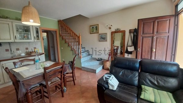 appartamento in vendita a Montescudo-Monte Colombo in zona Trarivi