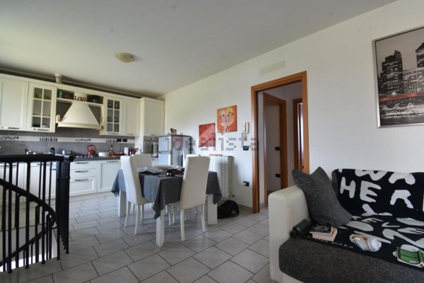 appartamento in vendita a Montescudo-Monte Colombo in zona Osteria Nuova