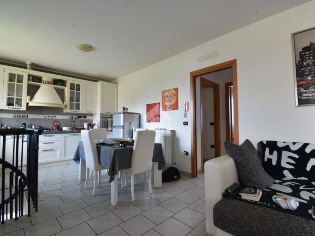appartamento in vendita a Montescudo-Monte Colombo in zona Montescudo