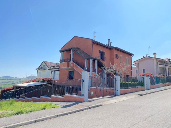 casa indipendente in vendita a Montescudo-Monte Colombo