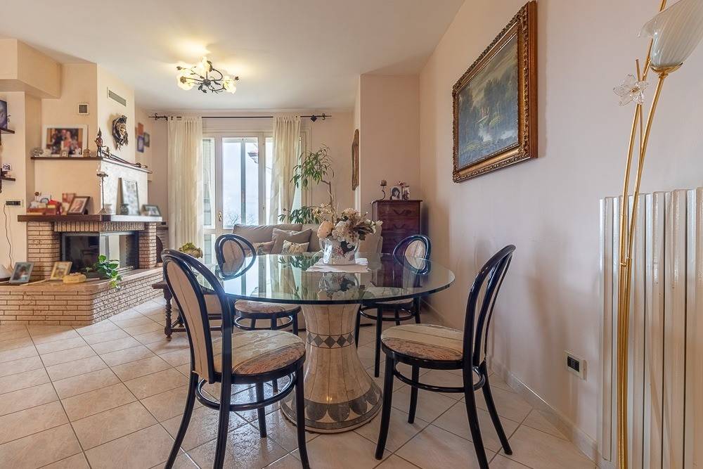 appartamento in vendita a Montescudo-Monte Colombo in zona Croce
