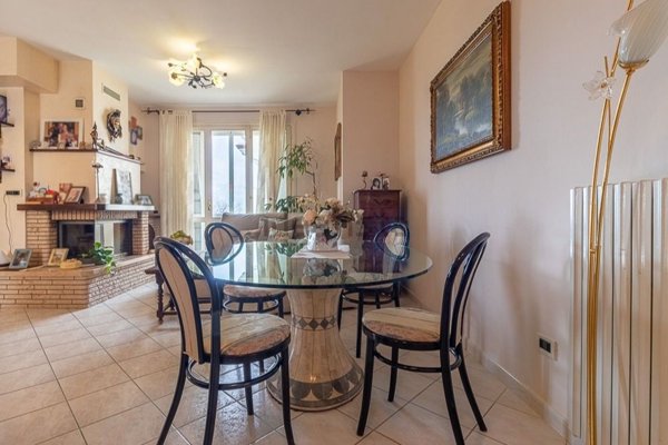appartamento in vendita a Montescudo-Monte Colombo in zona Croce