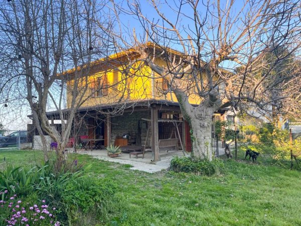 casa indipendente in vendita a Montescudo-Monte Colombo in zona Montescudo