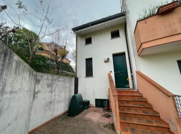 appartamento in vendita a Montescudo-Monte Colombo in zona Monte Colombo