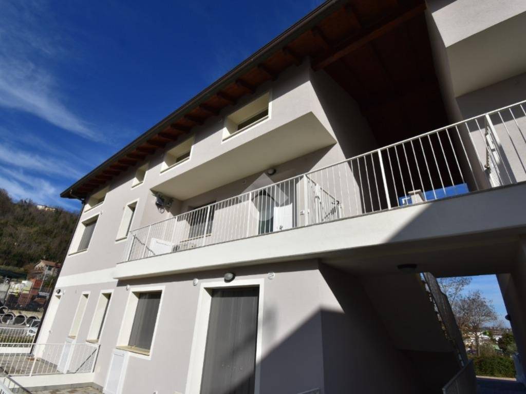 appartamento in vendita a Montescudo-Monte Colombo in zona Santa Maria del Piano