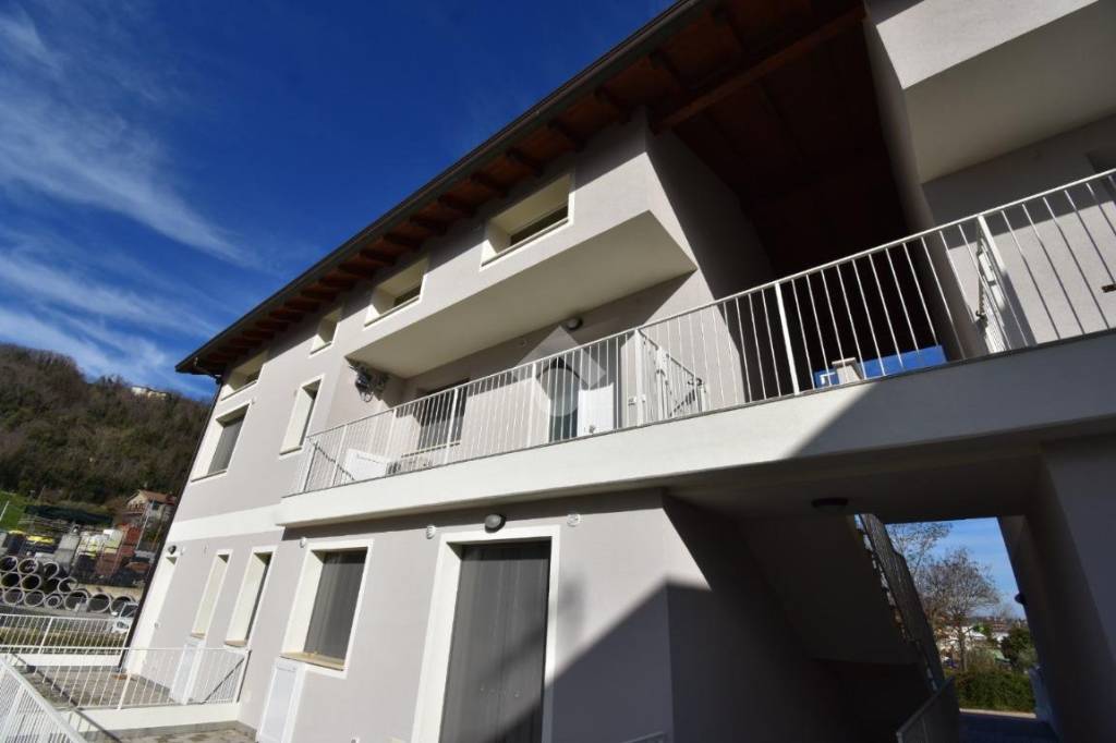 appartamento in vendita a Montescudo-Monte Colombo in zona Santa Maria del Piano