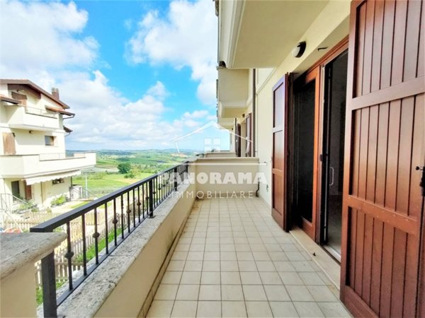 appartamento in vendita a Montescudo-Monte Colombo in zona Monte Colombo