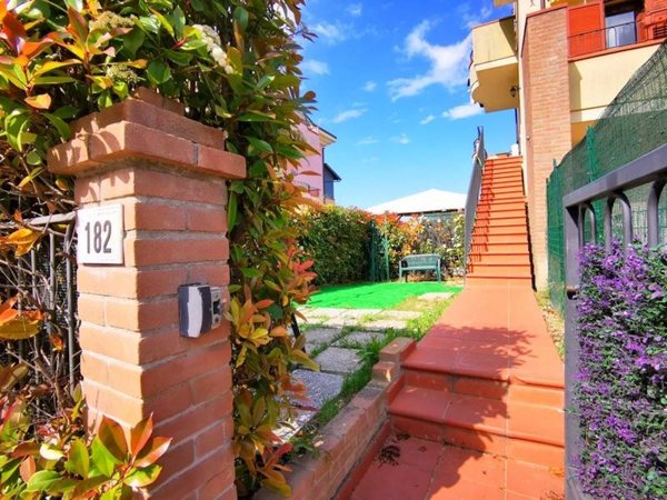 appartamento in vendita a Montescudo-Monte Colombo in zona Montescudo
