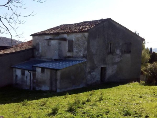 casa indipendente in vendita a Montescudo-Monte Colombo in zona Montescudo