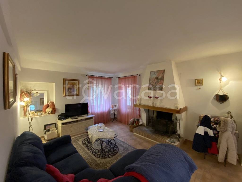casa indipendente in vendita a Montescudo-Monte Colombo in zona Montescudo