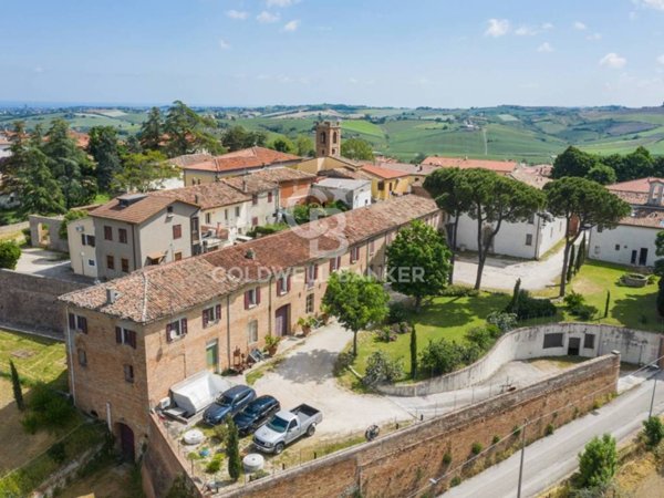 negozio in vendita a Montescudo-Monte Colombo in zona San Savino